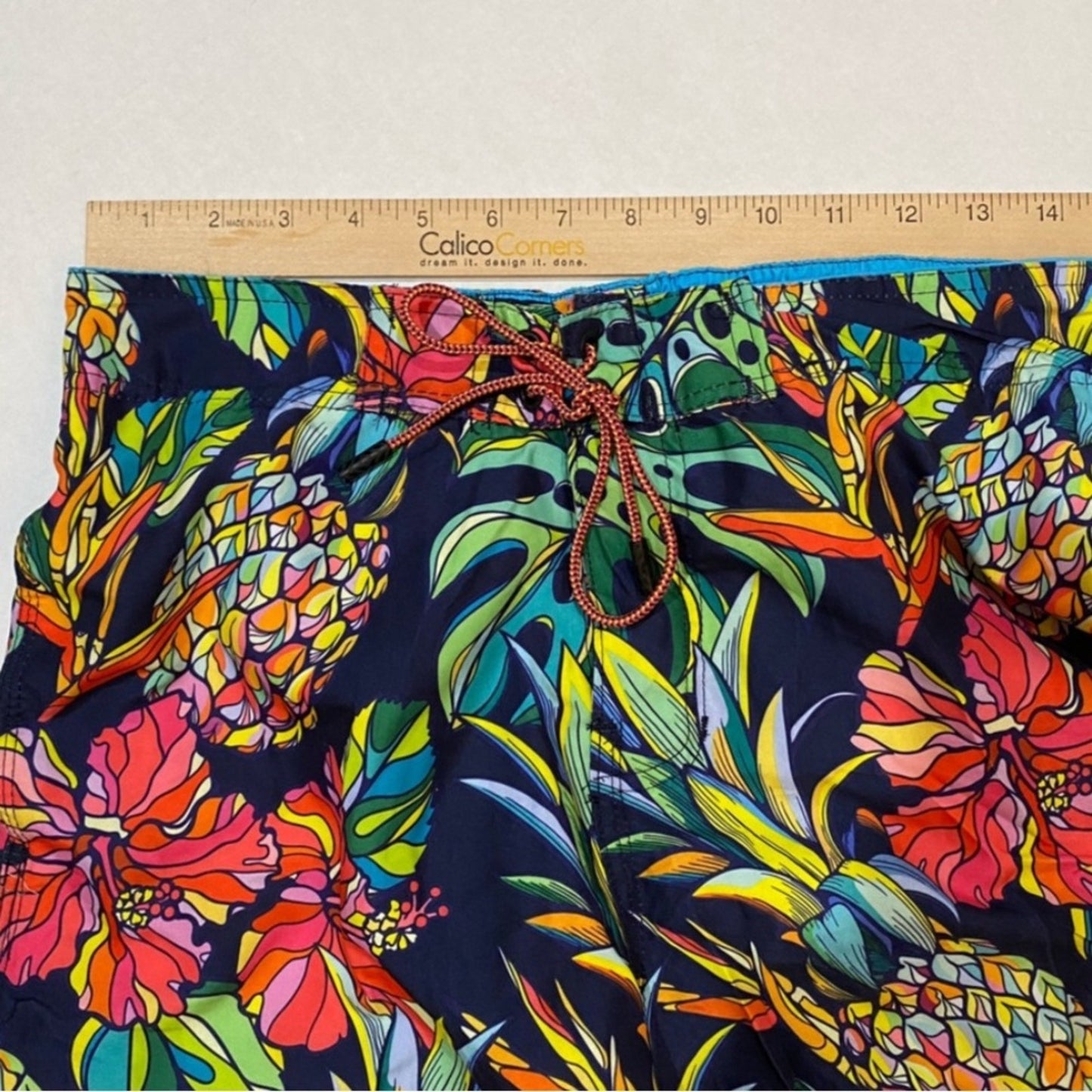 🍍Broken Threads Mens Med Swim Trunks with lining and pocket