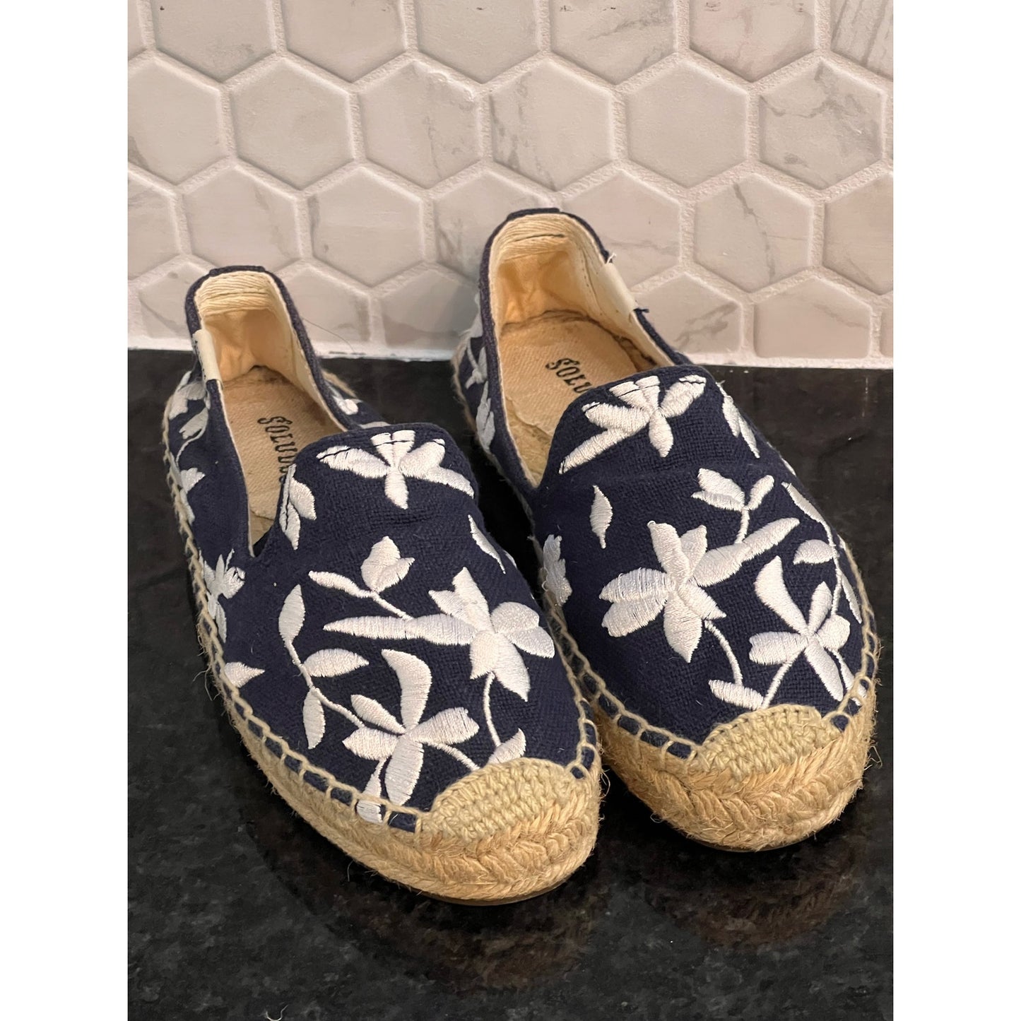 Soludos Shiloh Floral Embroidery
Espadrille Flats Navy White Women's 5