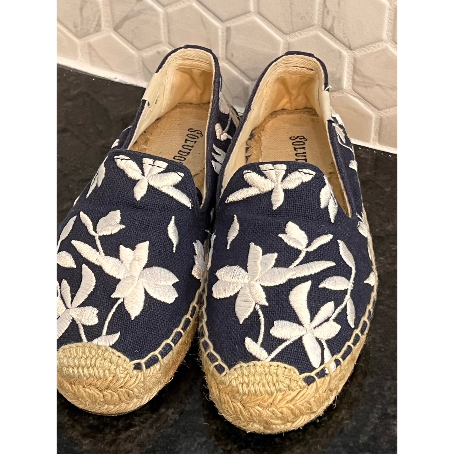 Soludos Shiloh Floral Embroidery
Espadrille Flats Navy White Women's 5