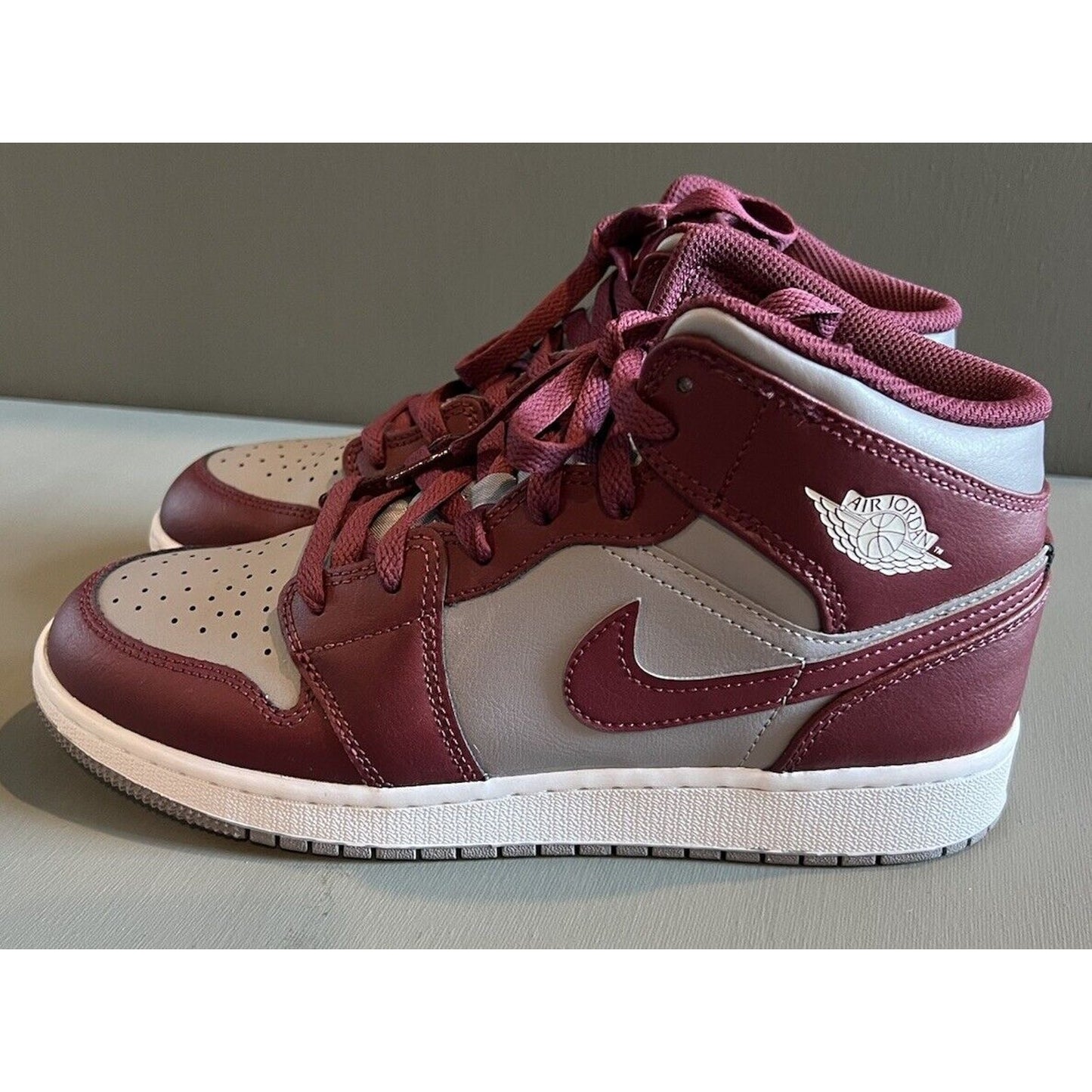 [DQ8423-615] Air Jordan 1 Mid Grade School Burgundy Gray Sneakers