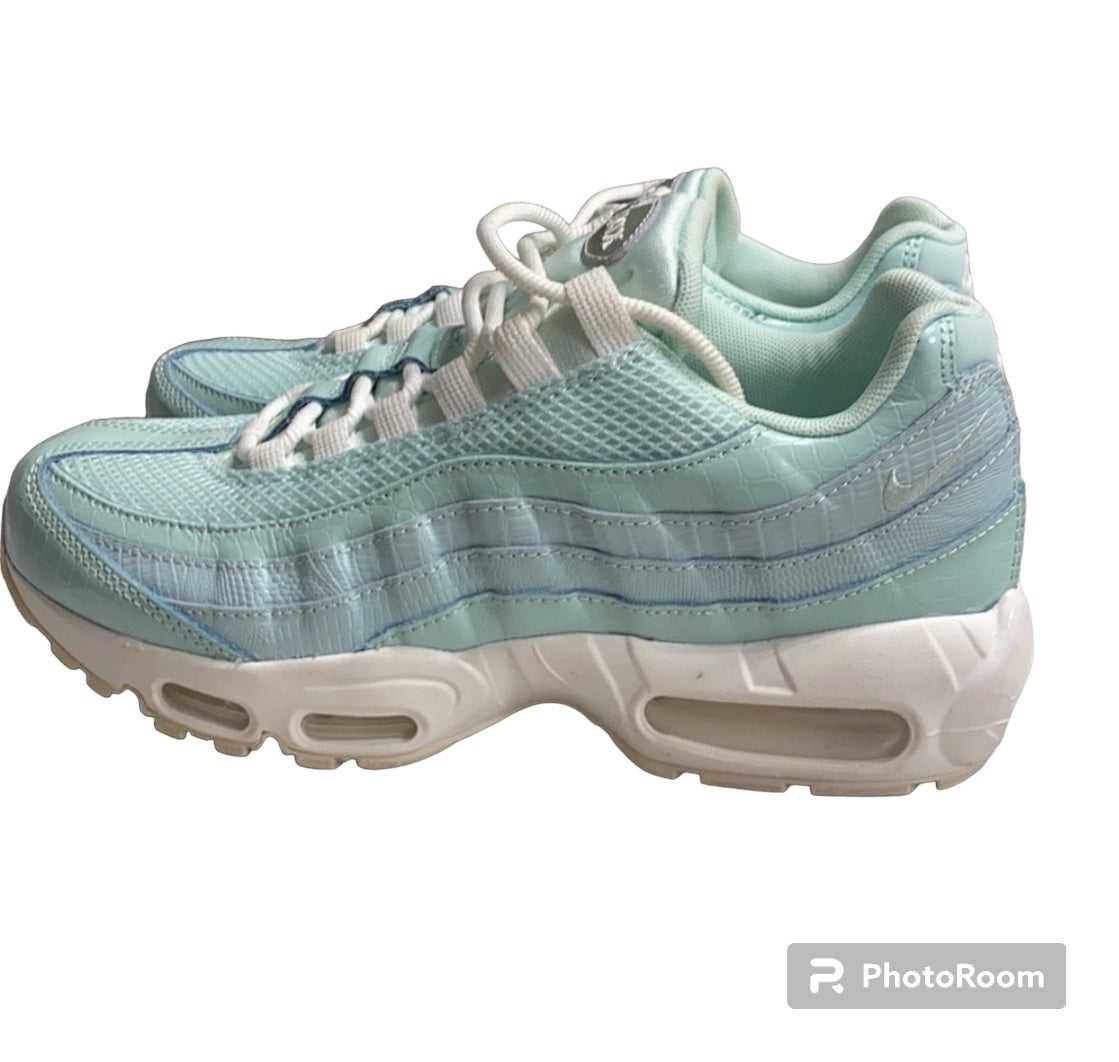 Wmns Air Max 95 PRM 'Igloo'