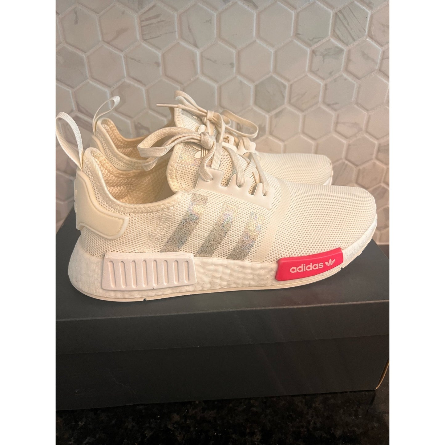 Adidas NMD R1 J White Sneaker Iridescent Pink FZ0916 Size 7Y / Women Size 8.5