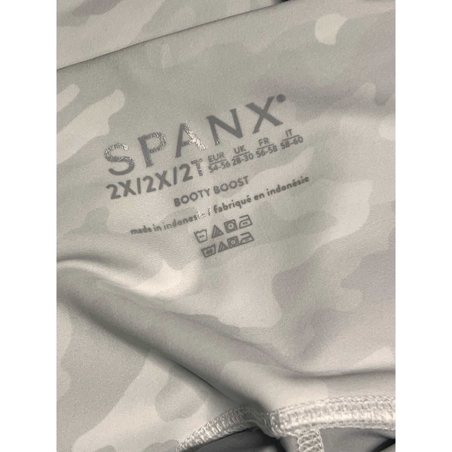 Spanx Booty Boost Women Sz 2XL Active Printed 7/8 Leggings $98 White Camo