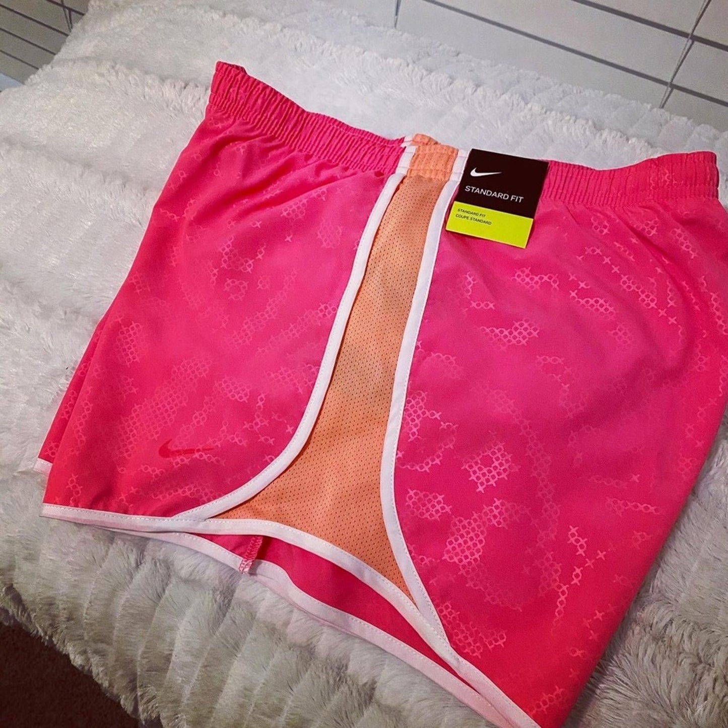 Girls Nike Tempo Shorts size medium