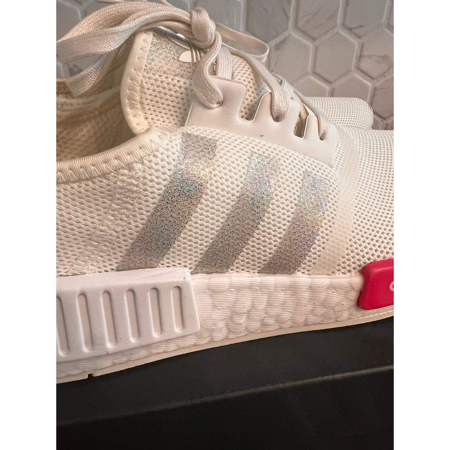 Adidas NMD R1 J White Sneaker Iridescent Pink FZ0916 Size 7Y / Women Size 8.5