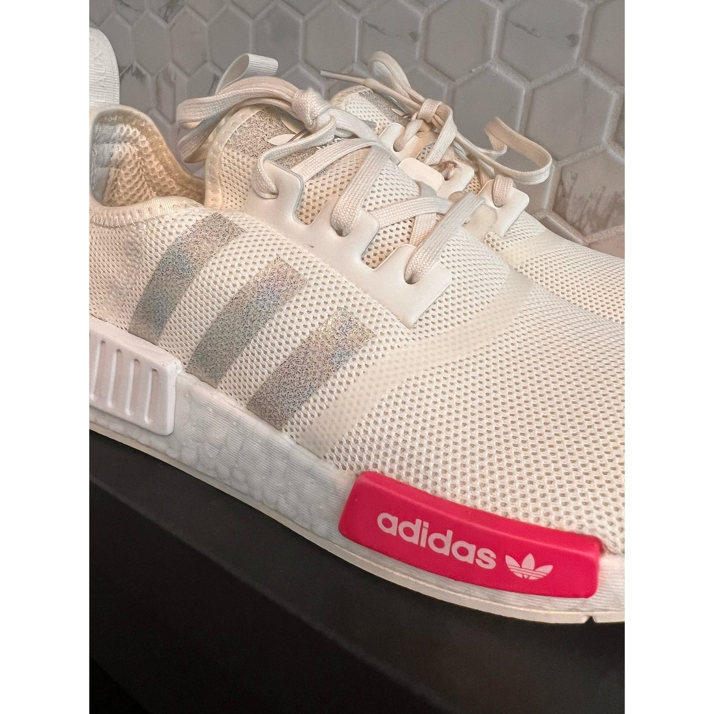 Adidas NMD R1 J White Sneaker Iridescent Pink FZ0916 Size 7Y / Women Size 8.5