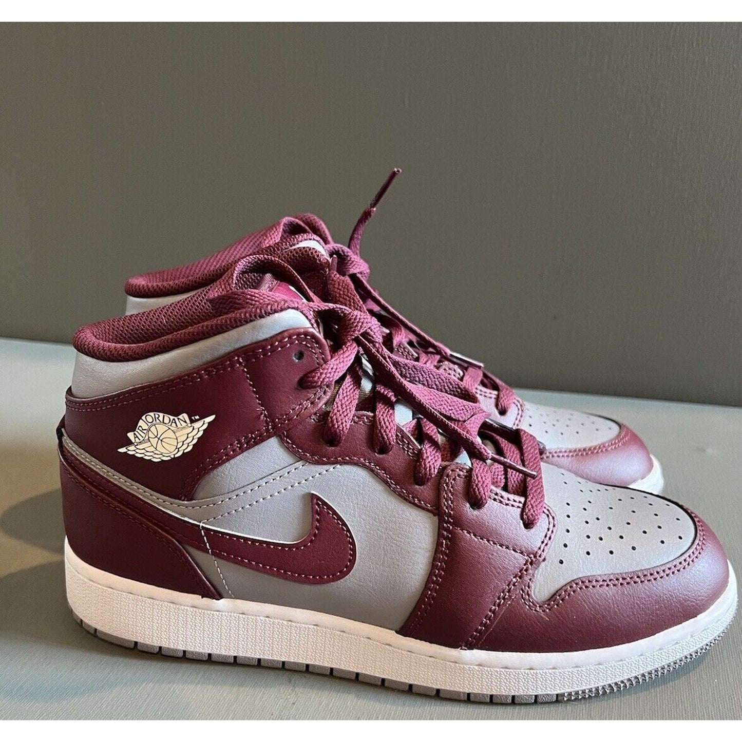 [DQ8423-615] Air Jordan 1 Mid Grade School Burgundy Gray Sneakers